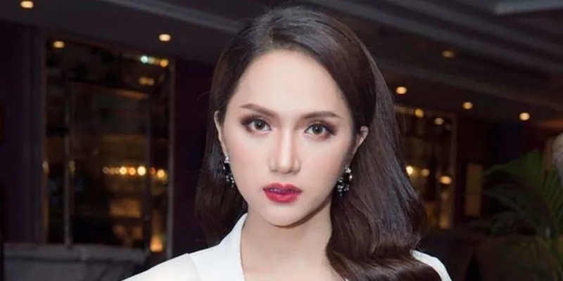 Các thông tin khác liên quan đến Hương Giang