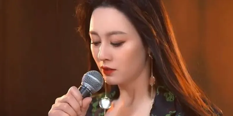 Tiểu sử ca sĩ Tang Yi