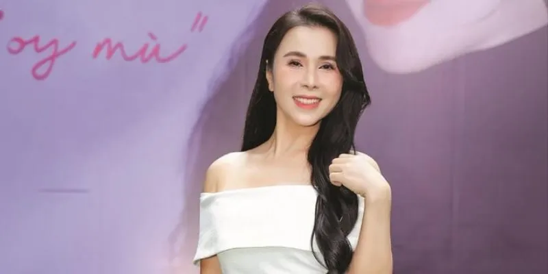 Tiểu sử ca sĩ Thu Hường là ai?