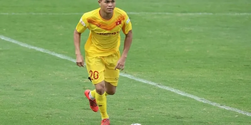 Tiểu sử cầu thủ Dụng Quang Nho