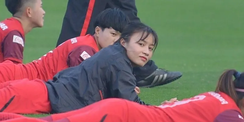 Tiểu sử cầu thủ Hoàng Thị Loan