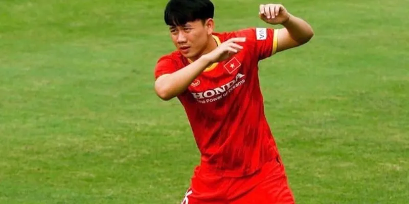 Tiểu sử cầu thủ Minh Vương